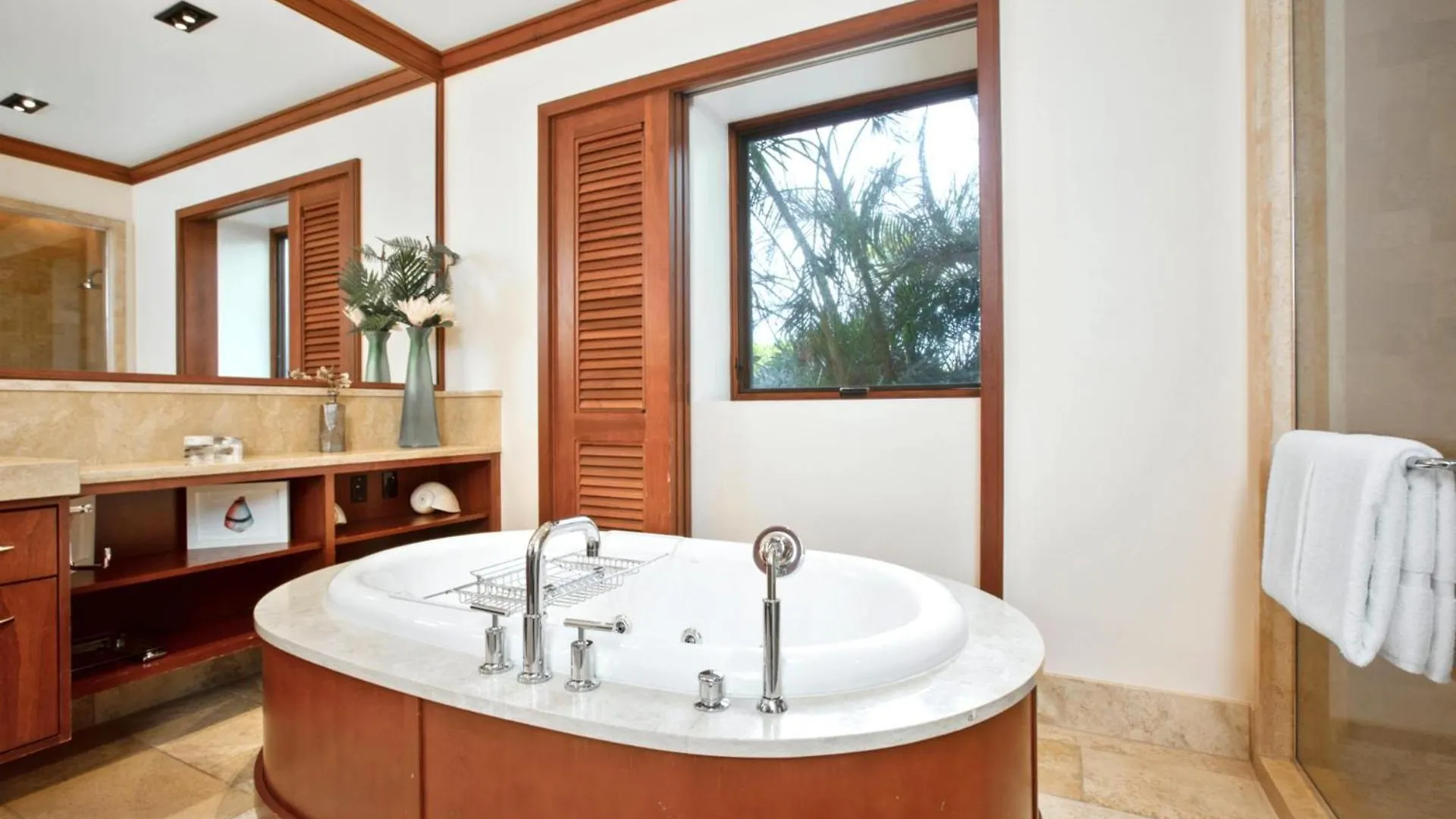 Apartment Kbm Resorts Free Car Hale Mala At Montage Kapalua Bay Includes Daily Housekeeping Spa Kahana United States