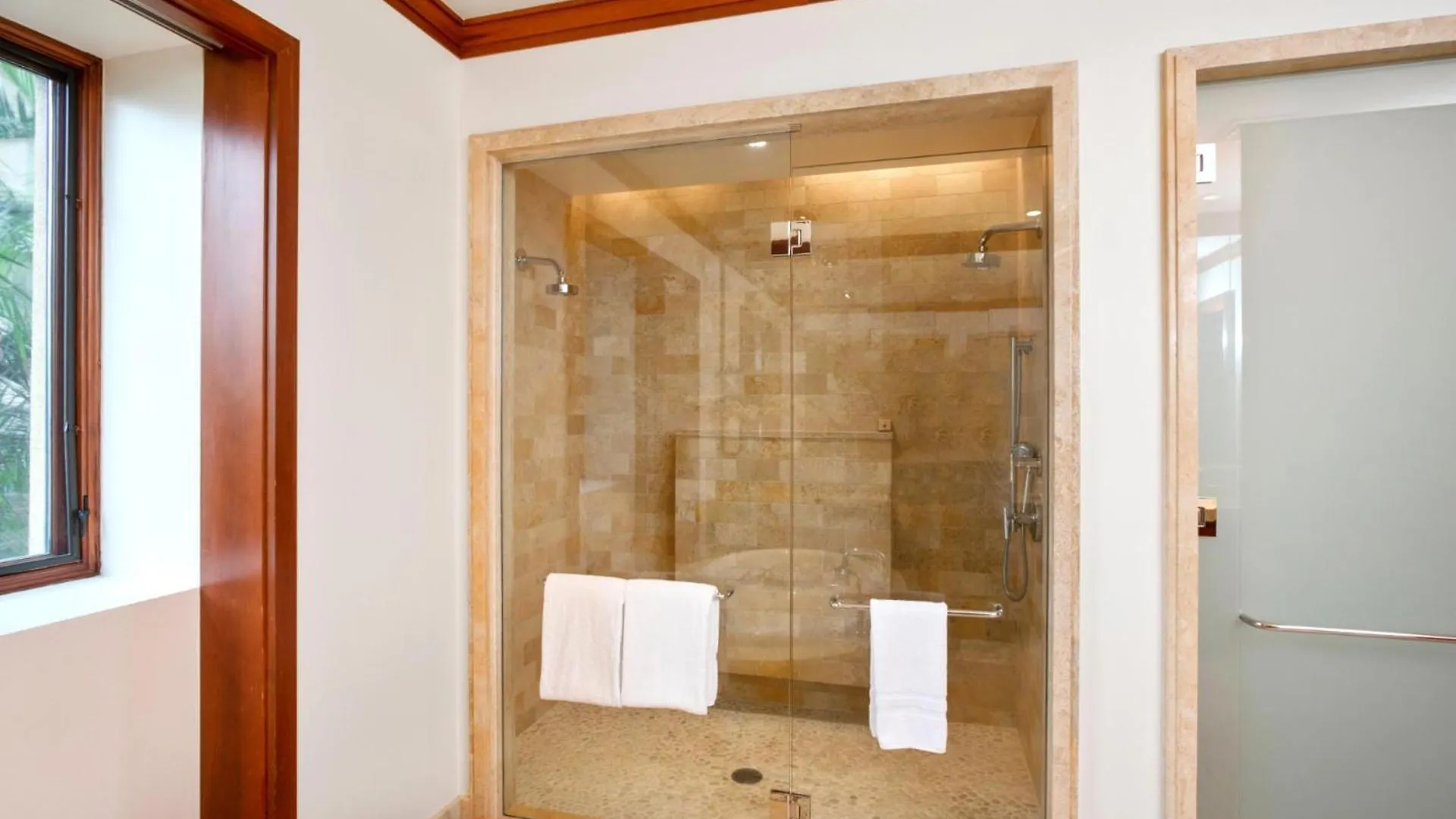 Apartment Kbm Resorts Free Car Hale Mala At Montage Kapalua Bay Includes Daily Housekeeping Spa Kahana