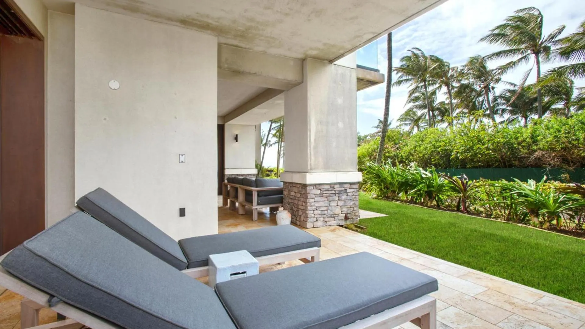 Kbm Resorts Free Car Hale Mala At Montage Kapalua Bay Includes Daily Housekeeping Spa Kahana
