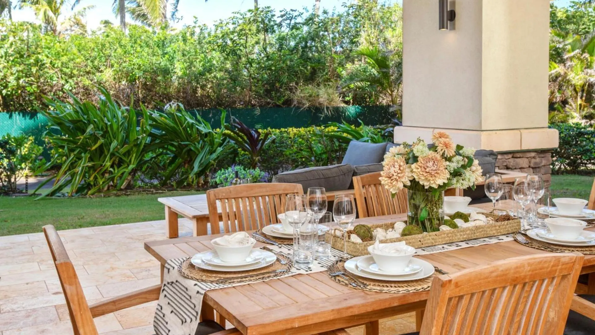 Kbm Resorts Free Car Hale Mala At Montage Kapalua Bay Includes Daily Housekeeping Spa Kahana 0*,