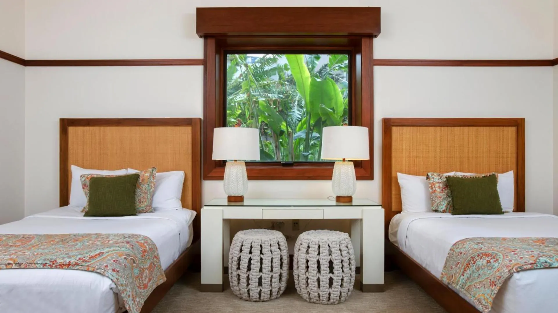 Kbm Resorts Free Car Hale Mala At Montage Kapalua Bay Includes Daily Housekeeping Spa Kahana United States
